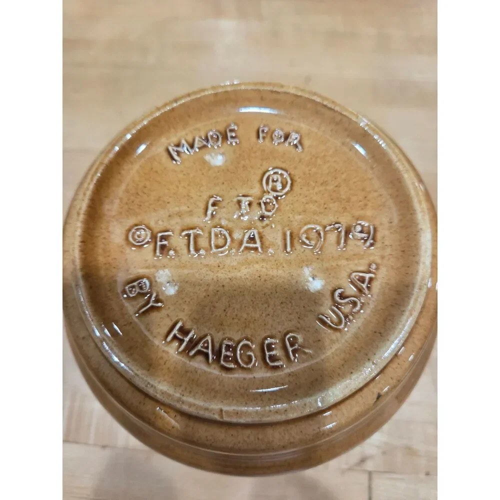 Vintage 1979 Haeger Pottery FTD Tan Brown Foam Drip Glaze Ceramic Planter